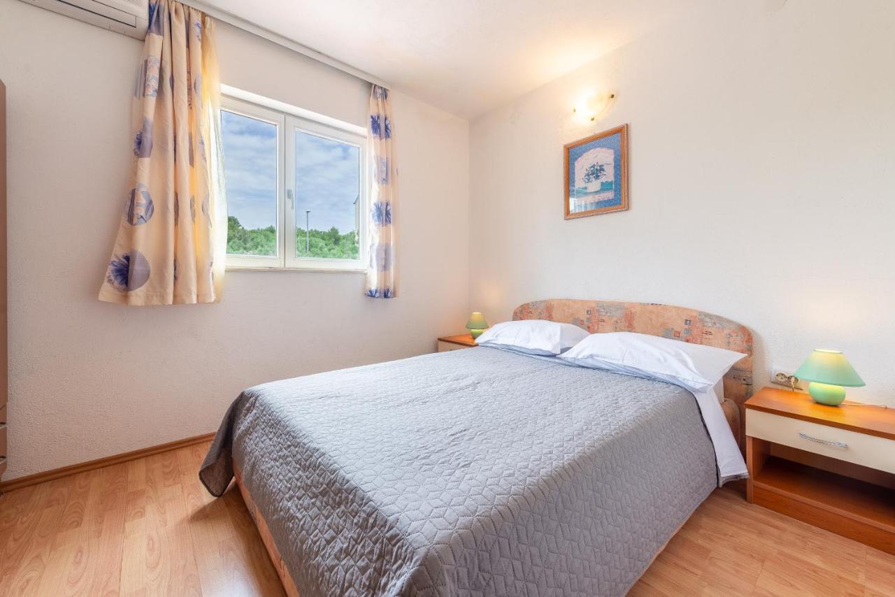Olive Gardens Apartment Primosten Luaran gambar